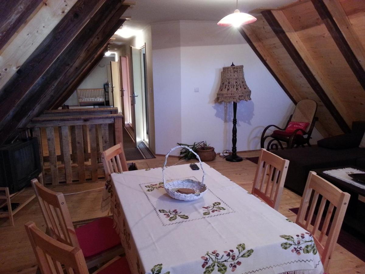 Snasini Kucari Bed & Breakfast Gradiste Bagian luar foto