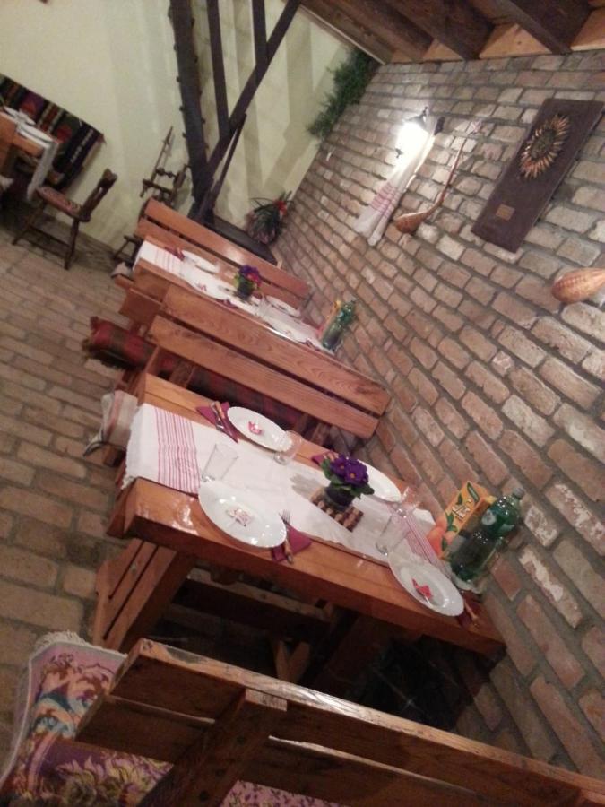 Snasini Kucari Bed & Breakfast Gradiste Bagian luar foto