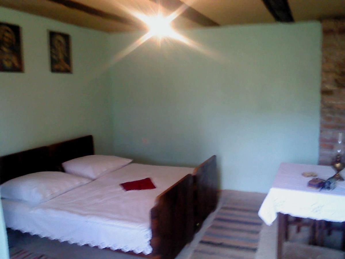 Snasini Kucari Bed & Breakfast Gradiste Bagian luar foto