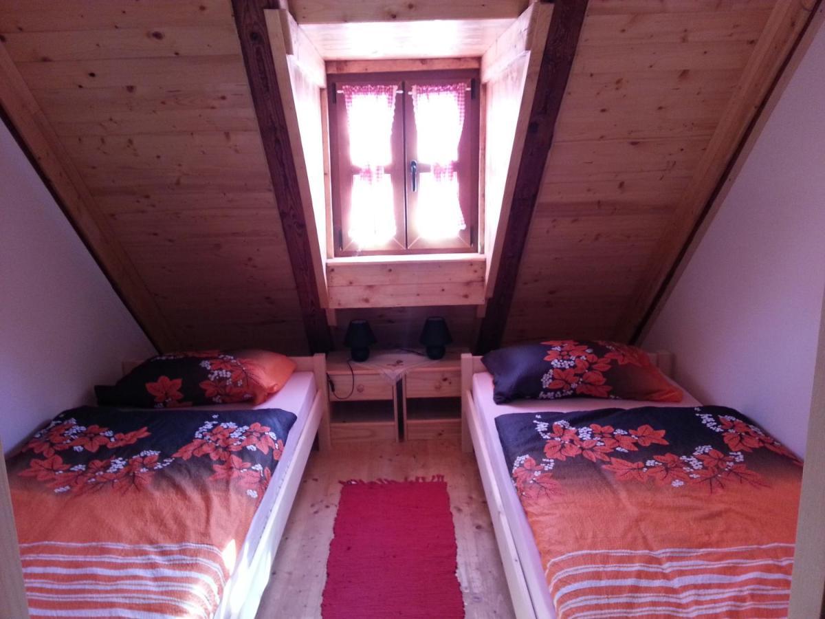 Snasini Kucari Bed & Breakfast Gradiste Bagian luar foto