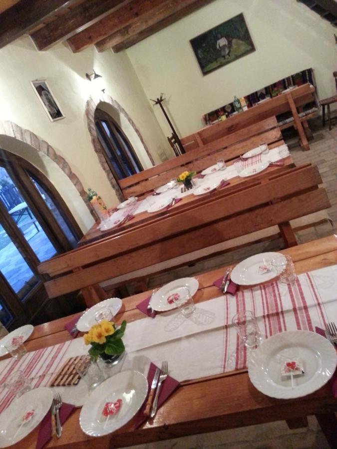 Snasini Kucari Bed & Breakfast Gradiste Bagian luar foto