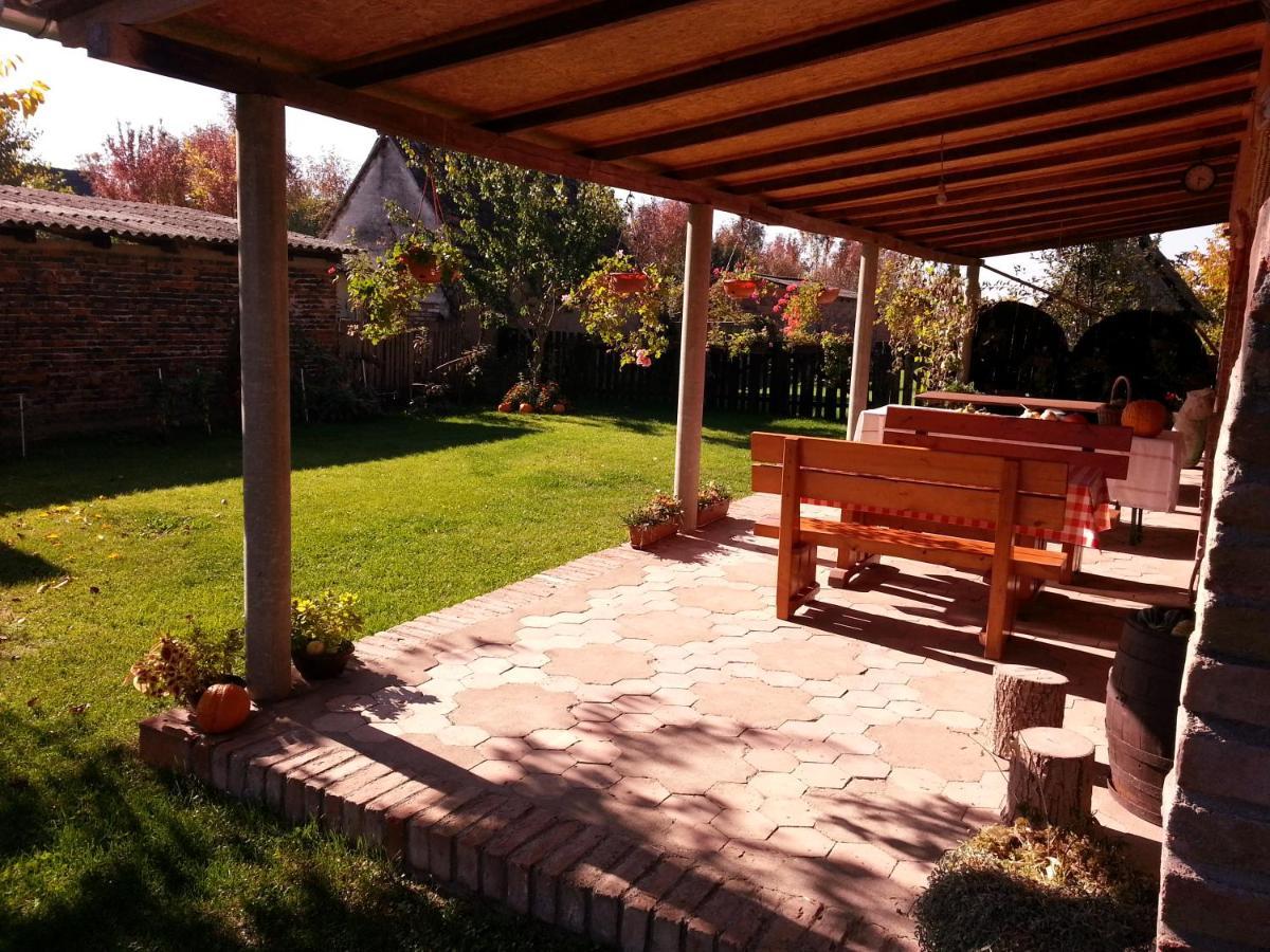 Snasini Kucari Bed & Breakfast Gradiste Bagian luar foto