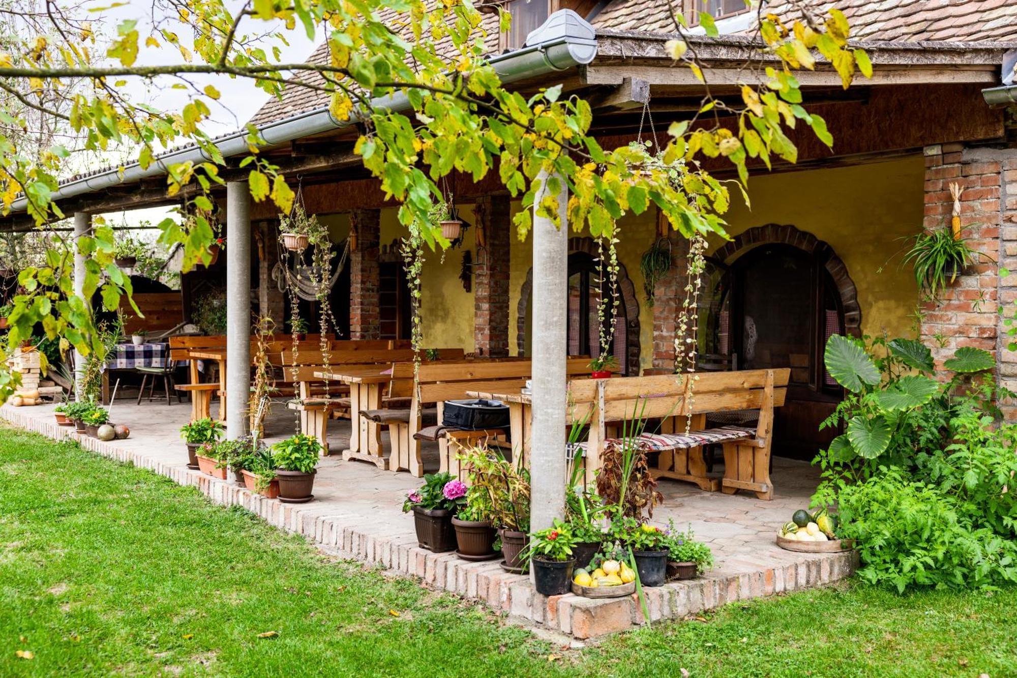 Snasini Kucari Bed & Breakfast Gradiste Bagian luar foto